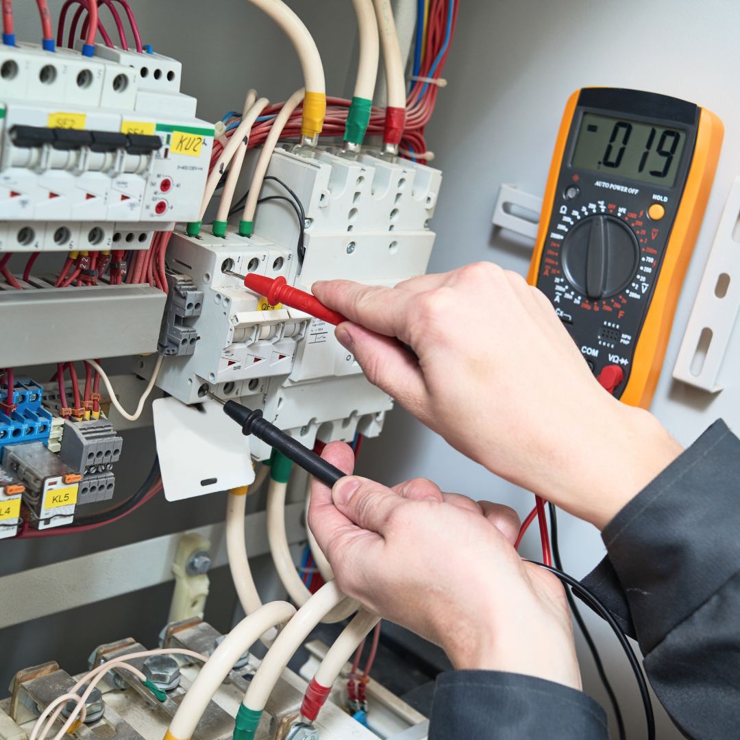 Sistemas Electrotécnicos y Automatizados